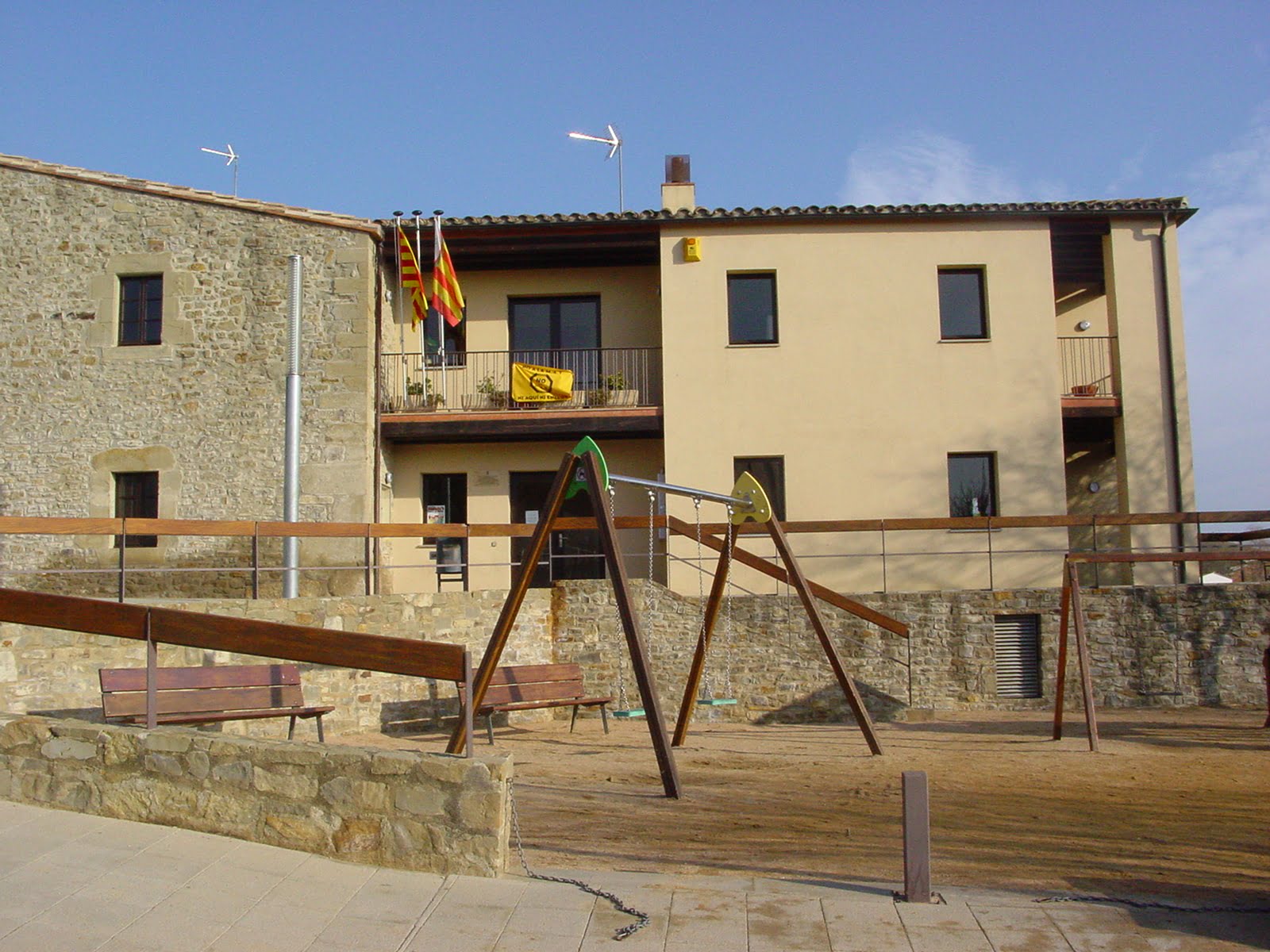 Saus, Camallera i Llampaies