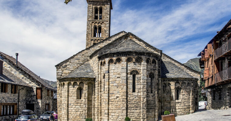 Iglesia de Santa María de Taüll: Joya del Románico Catalán